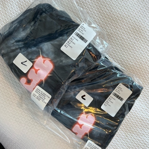 NEW 'Try Me' cropped shorts  by Sami Ryan black tie dye Size L - Picture 8 of 13